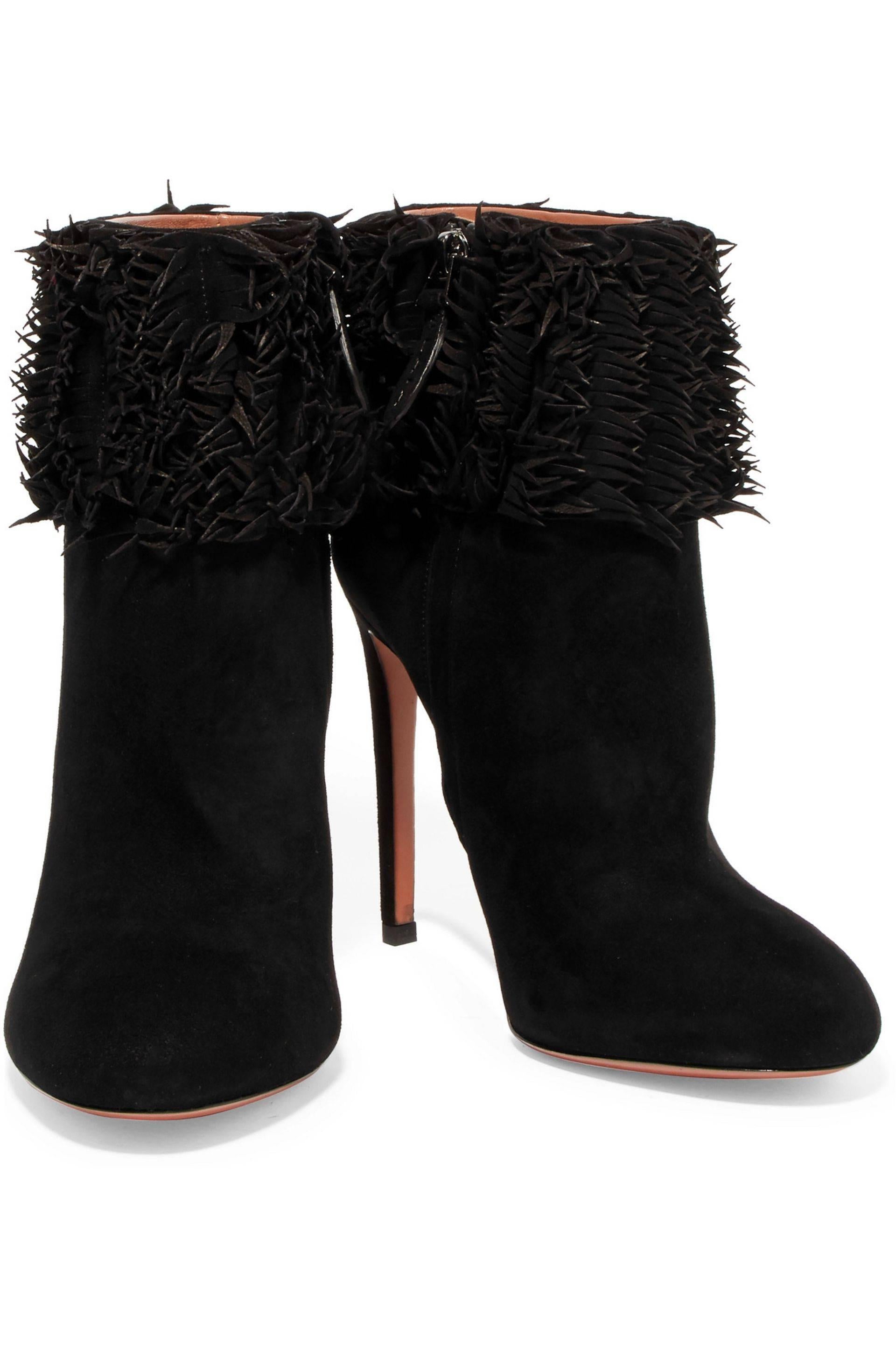 Alaia New Black Suede Ruffle Top Ankle Booties Boots in Box

Size IT 36
Suede
Zipper closure
Made in Italy
Heel height 4"
Includes original Alaia box
