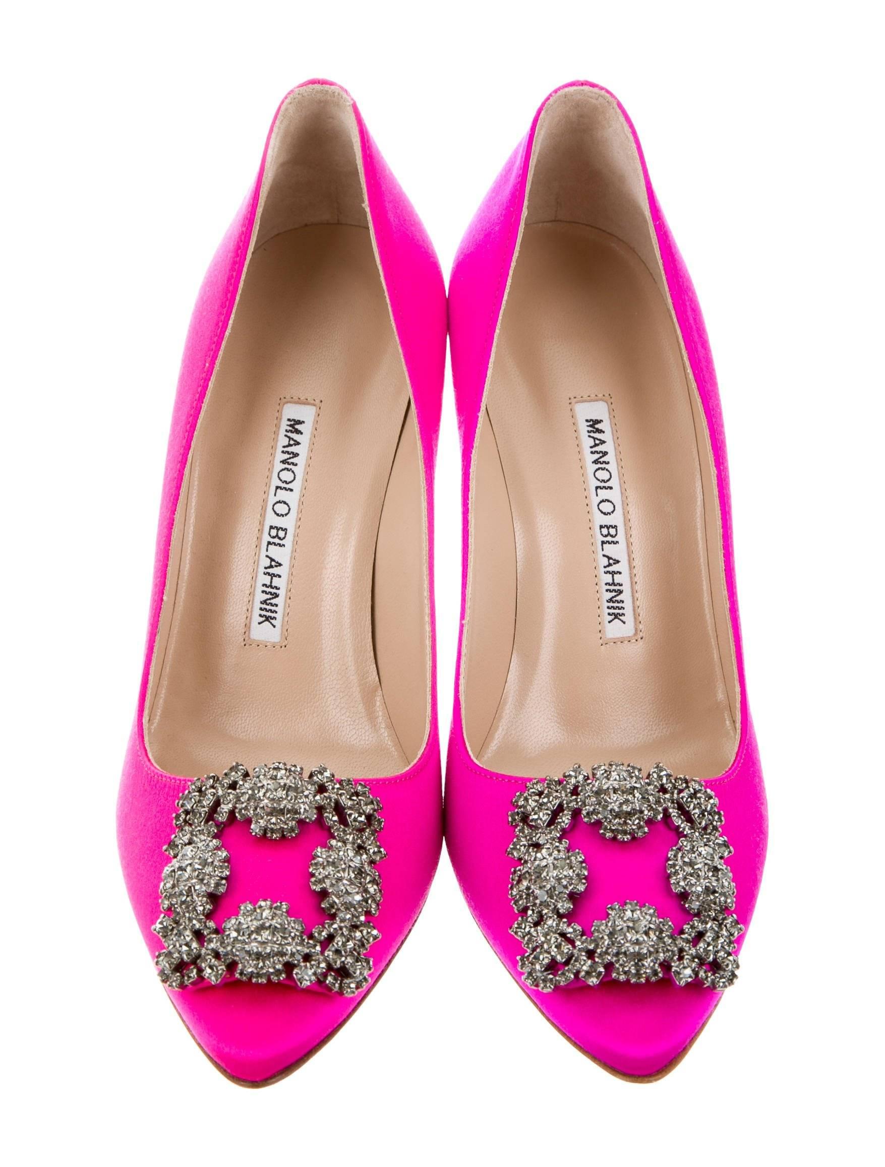 Manolo Blahnik Carrie Bradshaw Sex in the City Satin Crystal Heels in Box In New Condition In Chicago, IL