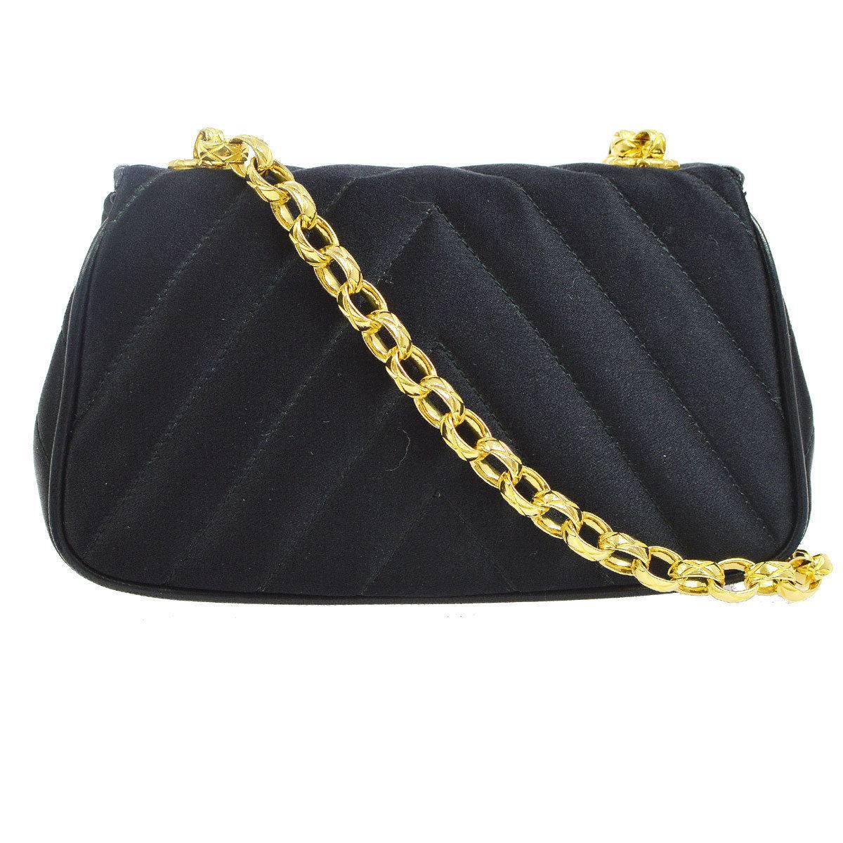 Chanel Rare Black Gripoix Charm Evening 2 in 1 Clutch Party Shoulder Flap Bag In Excellent Condition In Chicago, IL