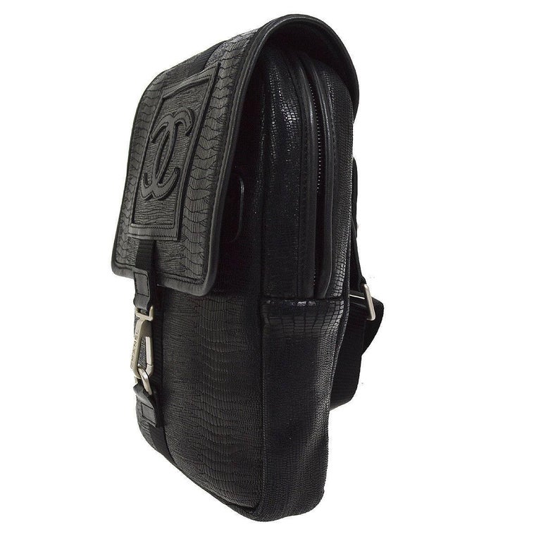 Chanel Black Leather Men&#39;s Women&#39;s Sling Back Travel Crossbody Shoulder Bag For Sale at 1stdibs