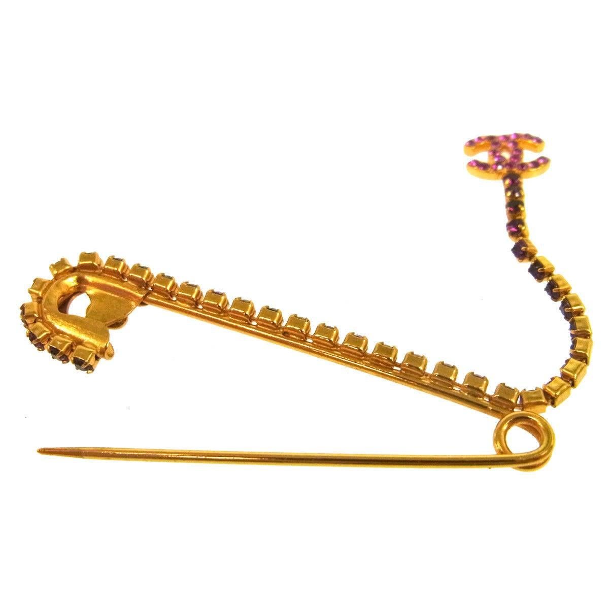 Chanel Gold Studded Pink Purple Rhinestone Safety Pin Lapel Brooch  In Excellent Condition In Chicago, IL