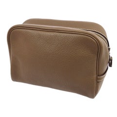 Hermes Leather Taupe Men's Women's Clutch Overnight Toiletry Travel Bag For  Sale at 1stDibs | hermes toiletry bag, hermes wash bag, hermes mens toiletry  bag