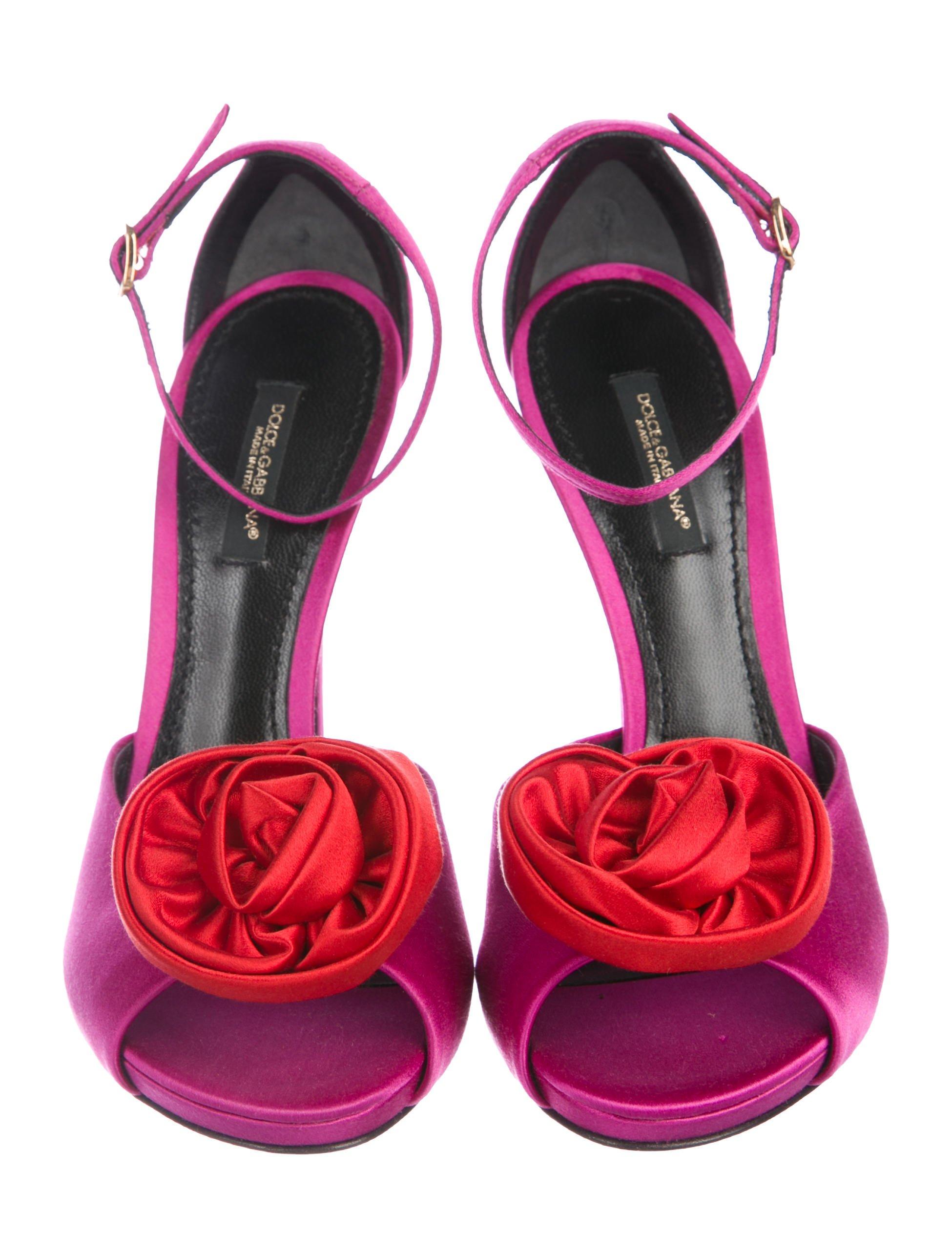 Dolce & Gabbana NEW Purple Red Rose Mary Jane Pumps Heels Sandals in Box

Size IT 36.5
Satin
Ankle buckle closure
Made in Italy
Heel height 4.75