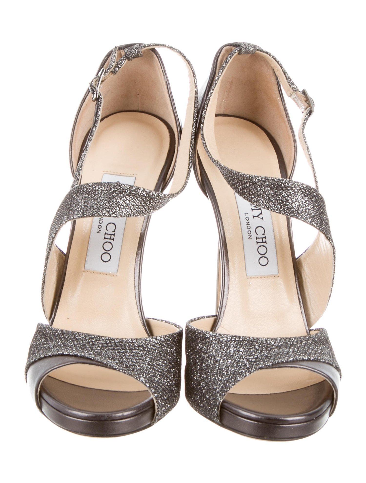 Jimmy Choo NEW Silver Leather Glitter Strappy Evening Sandals Heels in Box

Size IT 36.5
Leather
Lame
Ankle buckle closure
Made in Italy
Heel height 4.5