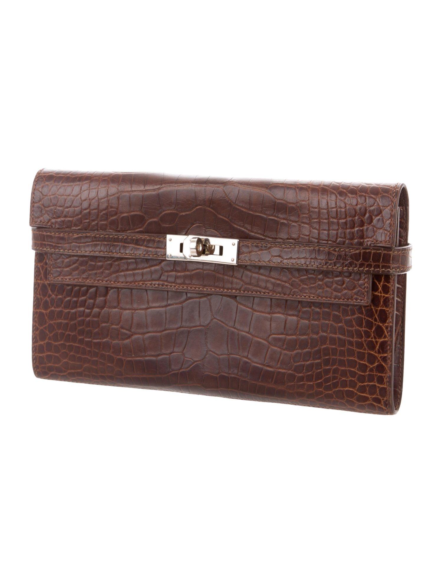 Hermes Chocolate Brown Alligator Palladium Kelly Clutch Wallet Bag in Box In Good Condition In Chicago, IL