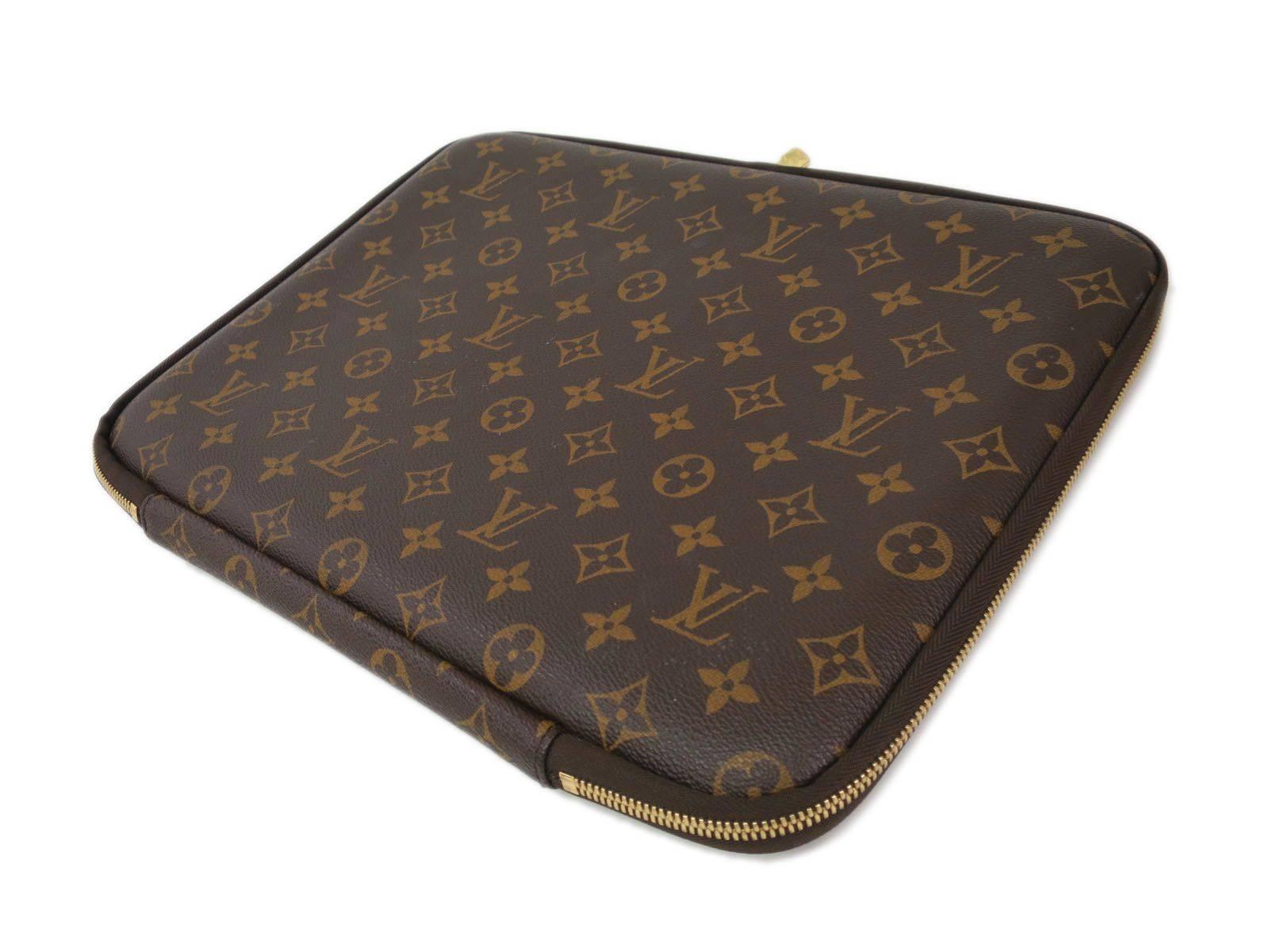 Louis Vuitton Monogram Canvas Laptop Carry Case Tech Accessory In Good Condition In Chicago, IL