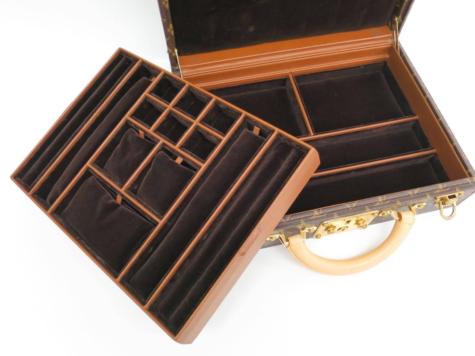 Women's or Men's Louis Vuitton Rare Monogram Boite Bijoux Jewelry Traveling Carrying Case