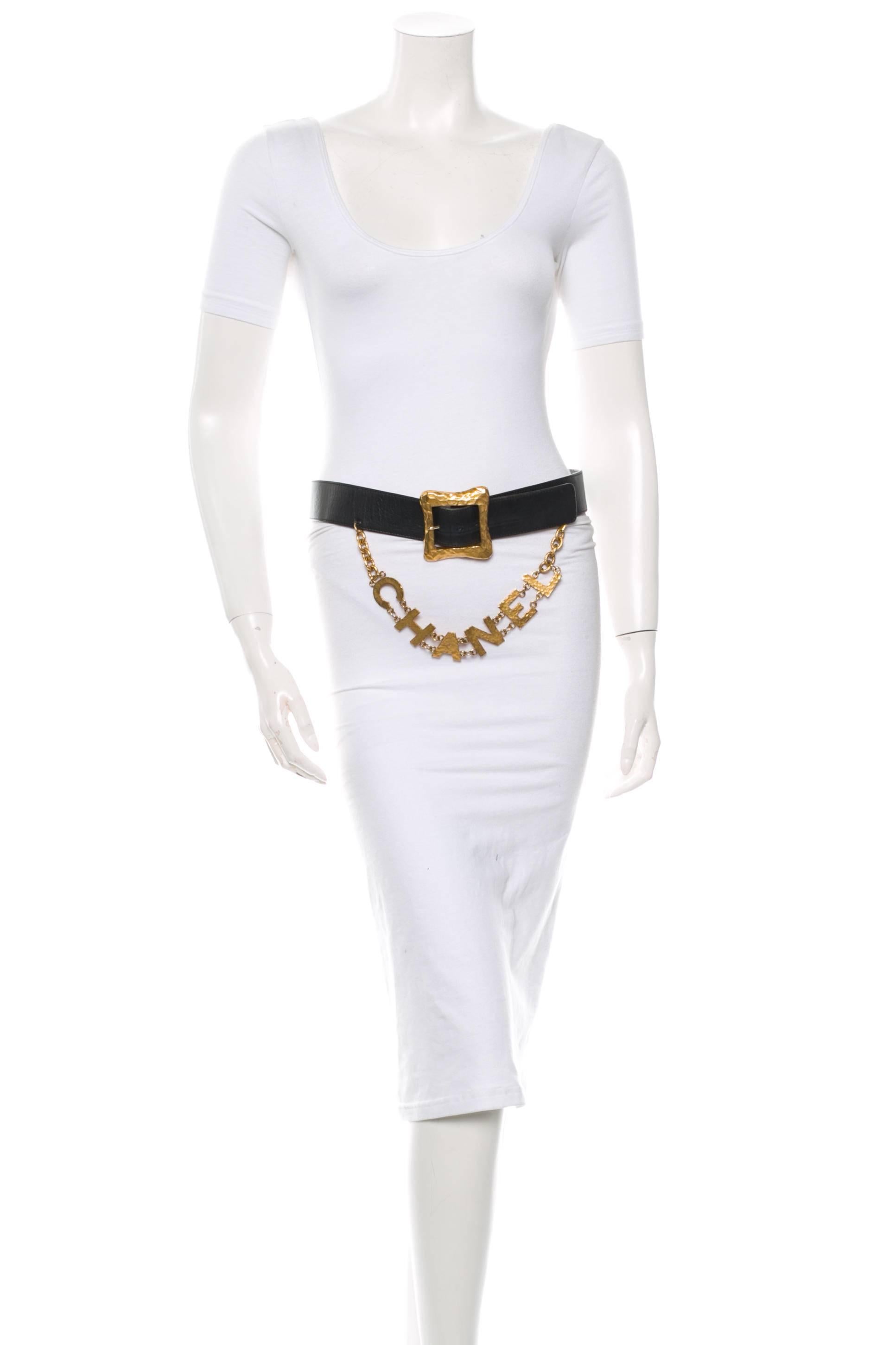 CURATOR'S NOTES

A bonafide statement accessory, this vintage bold Chanel logo chain belt instantly takes any outfit from 0 to 100 real quick.

Size 85/34
Leather
Gold tone
Hook and buckle closure
Made in France
Measures 1.75” W
Total