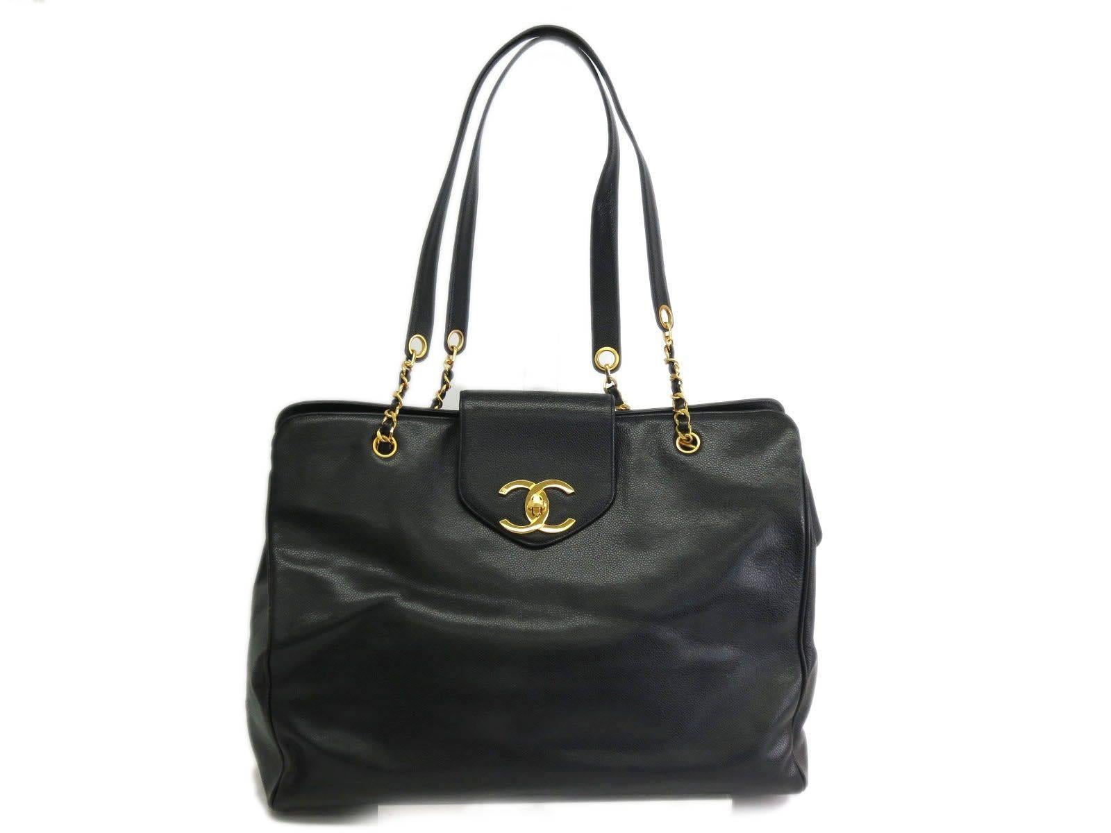 CURATOR'S NOTES

YOWZA!  LIMITED TIME PRICE REDUCTION!

The mother of all Chanel bags! Chanel caviar leather oversized weekend shoulder bag with gold hardware.

Caviar leather
Gold hardware
Made in Italy
Date code 3649539
Measures 17.7