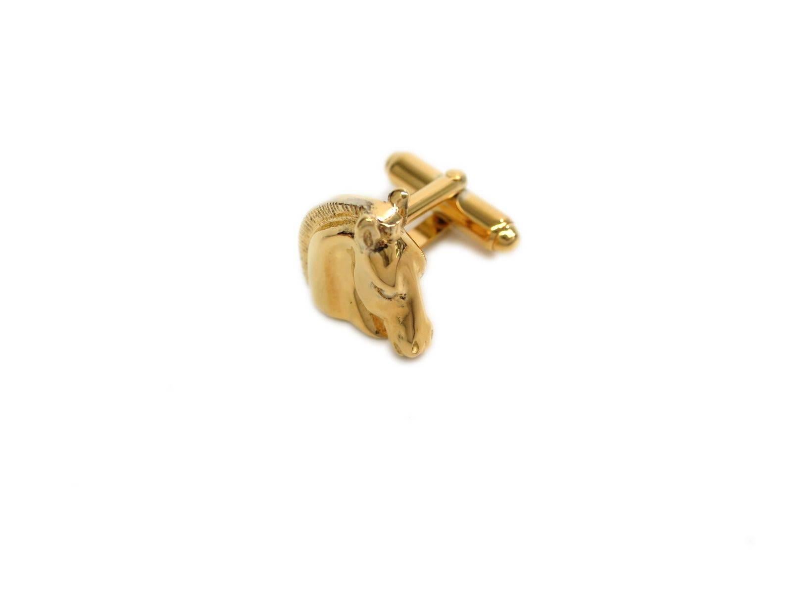 CURATOR'S NOTES

Because without them, you're not fully dressed.  Hermes gold tone Tete de Cheval horse head cufflinks.

Gold plated
Measures 0.6