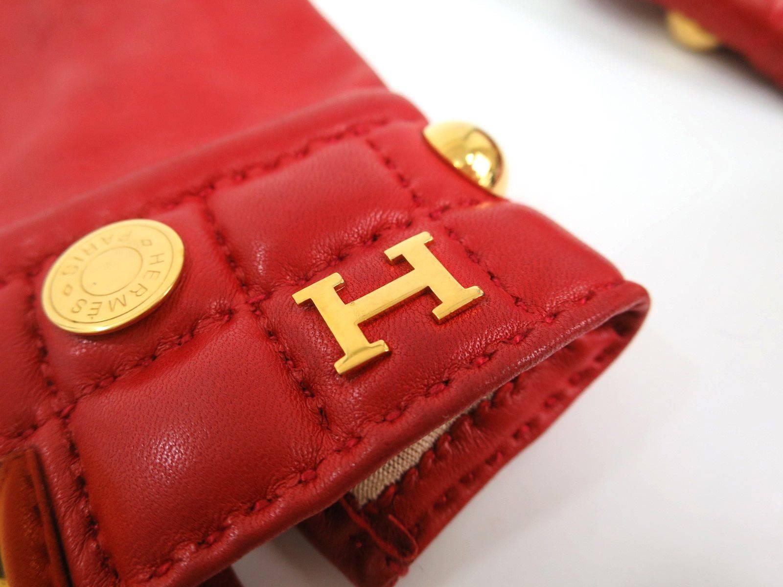 Hermes Red Leather Gold Hardware H Gloves In Good Condition In Chicago, IL
