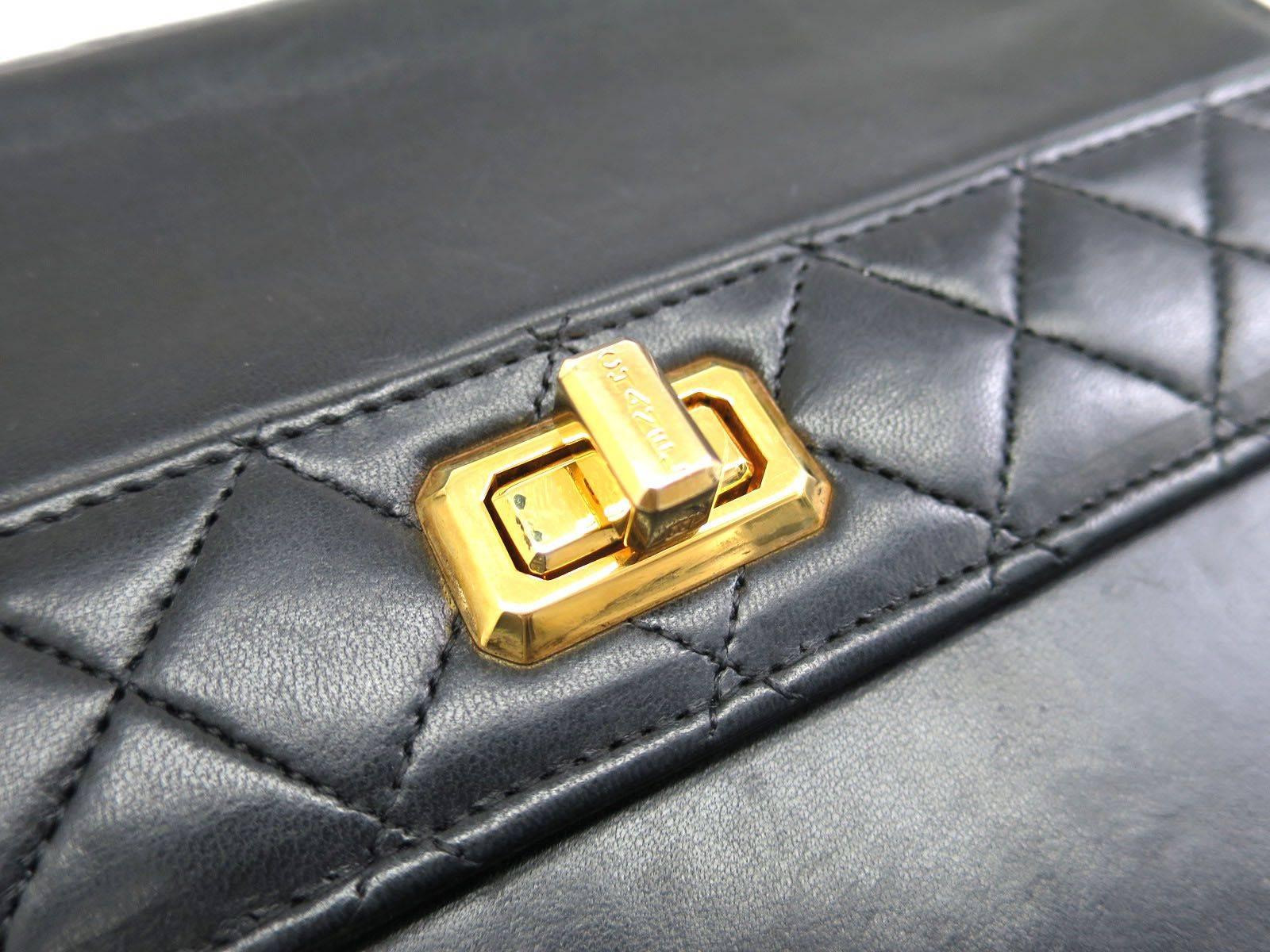 CURATOR'S NOTES

Kelly bag lovers relish this stunning Chanel lambskin leather Kelly-style box shoulder bag featuring gold chain and interlocking CC at front closure.

Lambskin
Gold hardware
Turnlock closure
Made in France
Measures 9.3