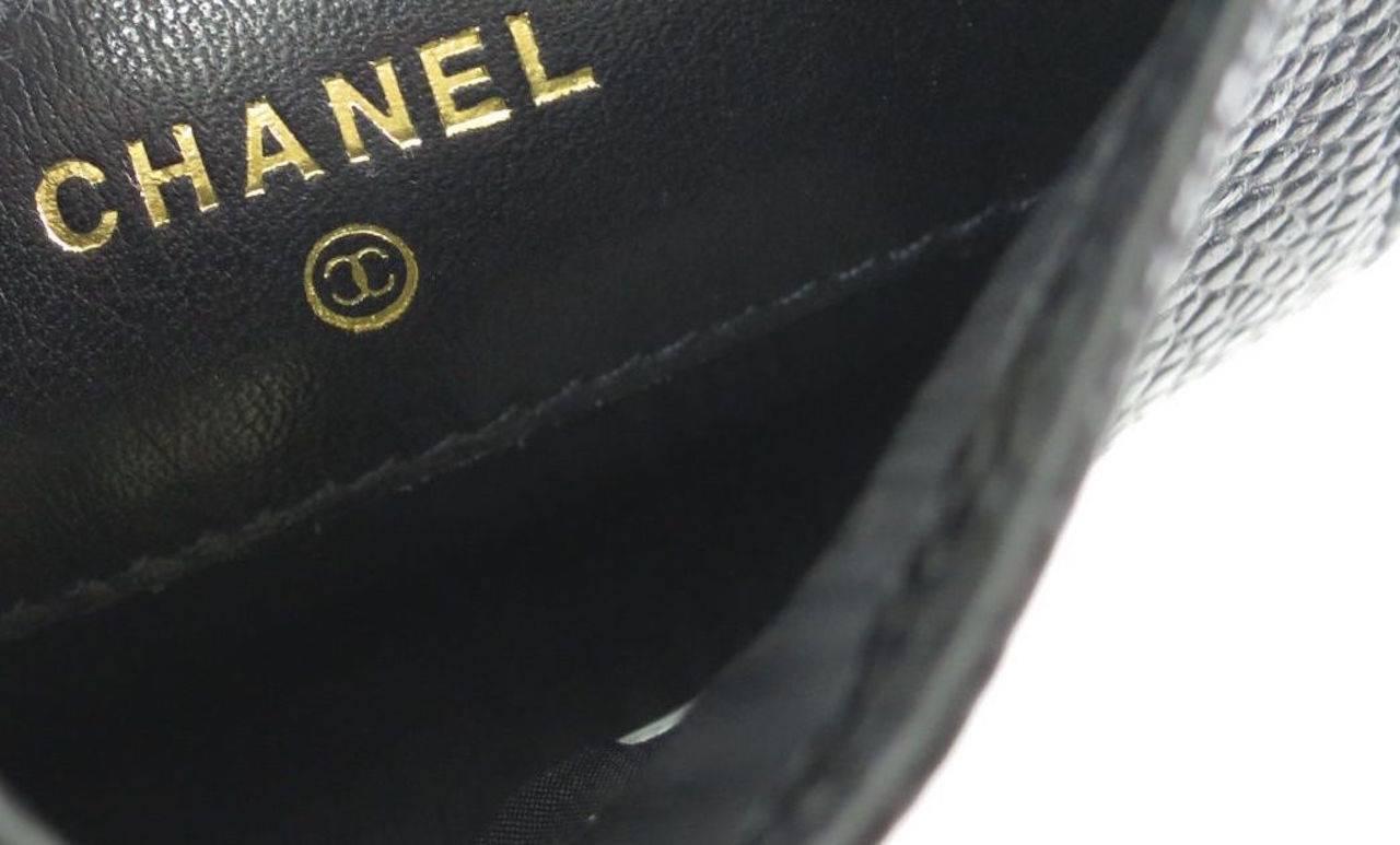 Chanel Schwarz Kaviar Leder Gold Mini Handy Crossbody Umhängetasche in Box 2