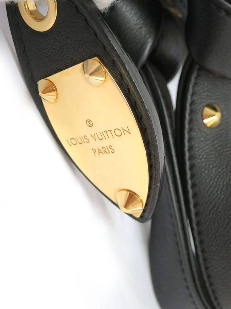 CURATOR'S NOTES

Louis Vuitton Limited Edition Sequin Top Handle Satchel Bag  

Monogram canvas
Sequin
Zipper closure
Date code VI3009
Made in France
Handle 16"
Measures 11" W x 7" H x 5.5" D 
Includes original Louis Vuitton dust