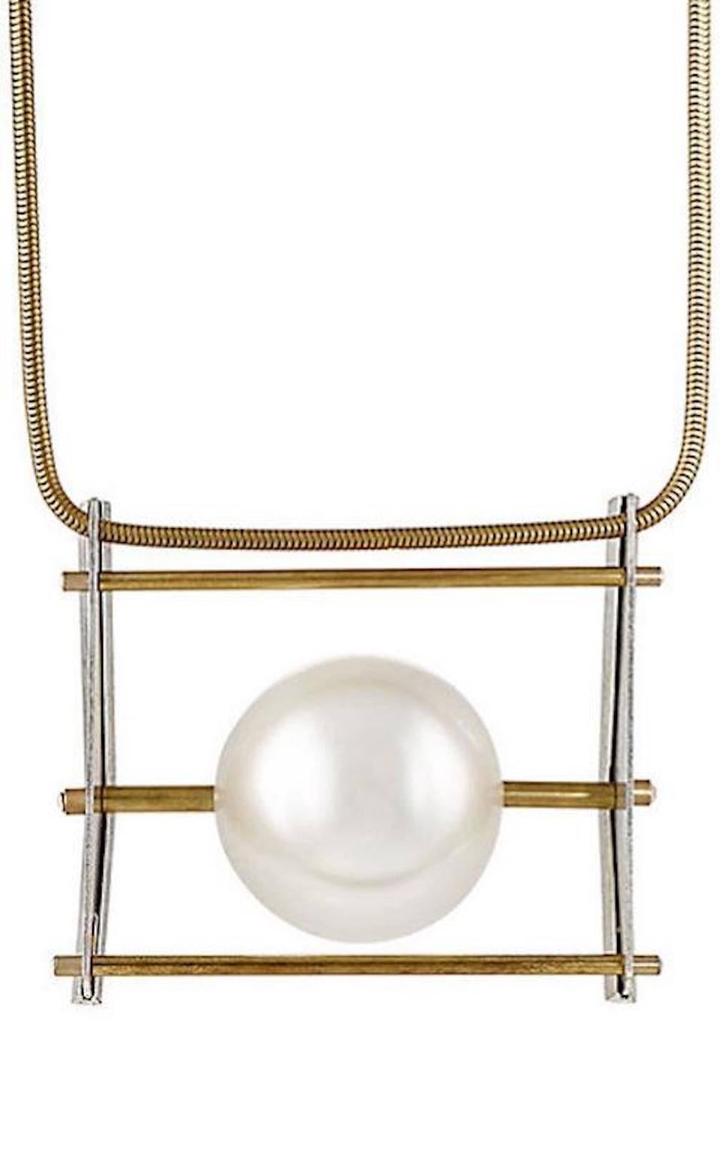 CURATOR'S NOTES  

Brass 
Faux pearl 
Crystal 
Made in France 
Adjustable push-lock clasp 
Total length 23"

Shop Newfound Luxury for authentic Lanvin necklaces and jewelry.