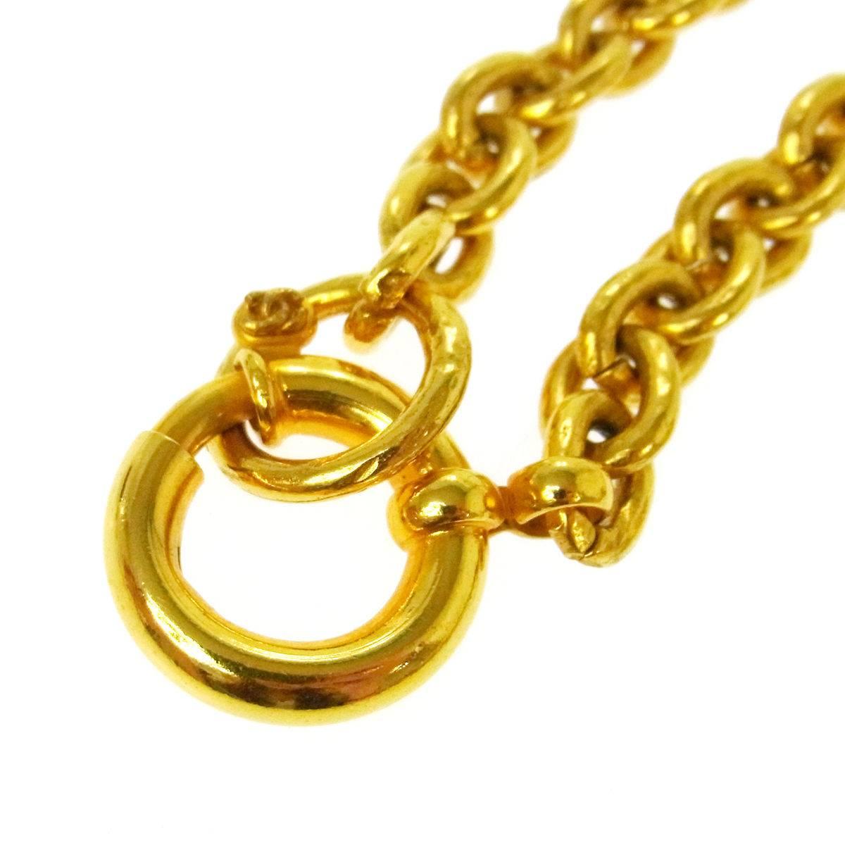 Chanel Gold Charm Gripoix Heart Link Long Evening Pendant Drape Necklace  In Good Condition In Chicago, IL