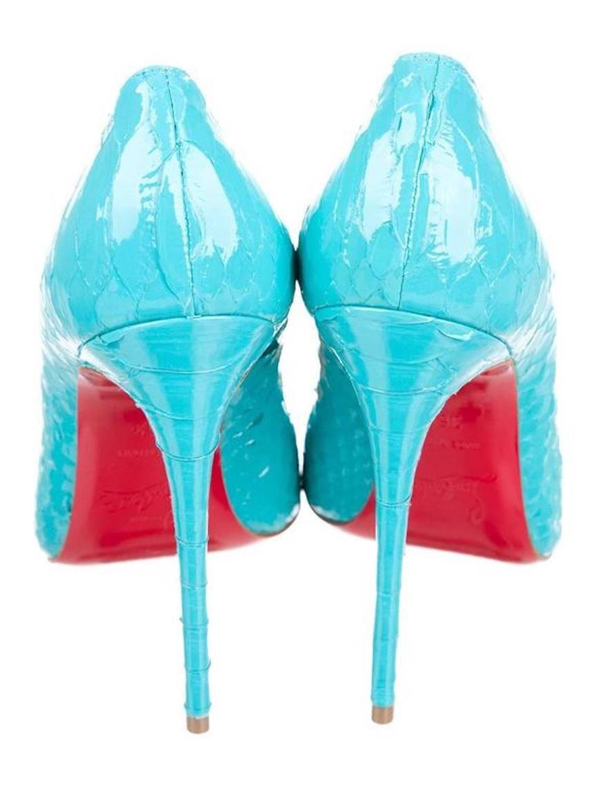 Christian Louboutin New Sold Out Pacific Blue Python So Kate Heels Pumps in Box In New Condition In Chicago, IL