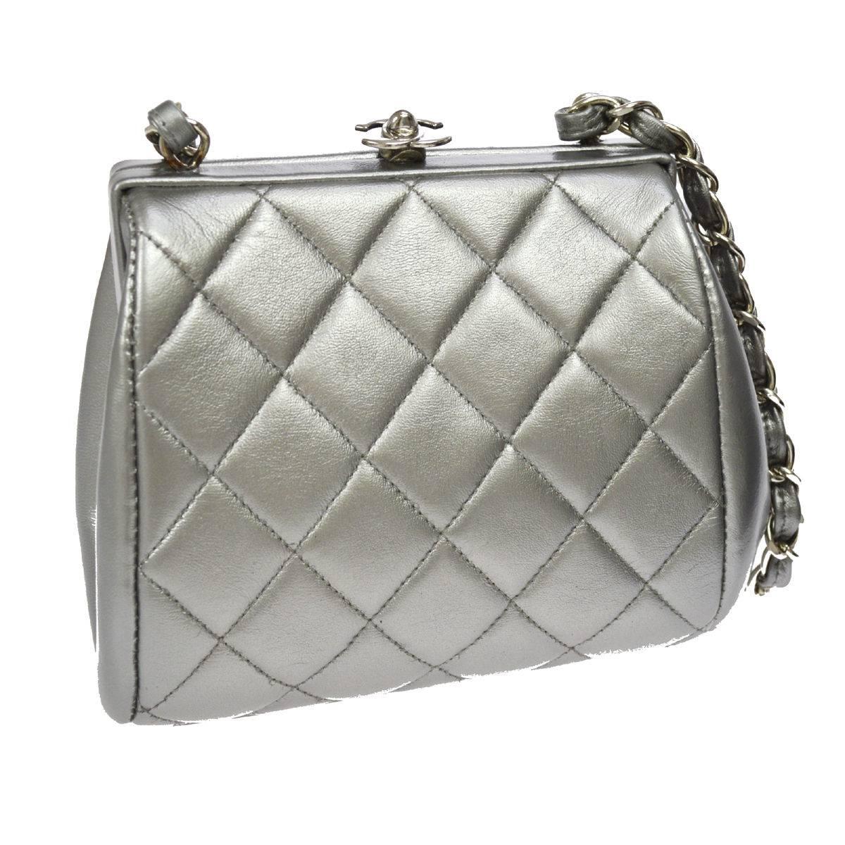 Chanel Silver Leather Party Kisslock Evening Flap Shoulder Bag In Excellent Condition In Chicago, IL