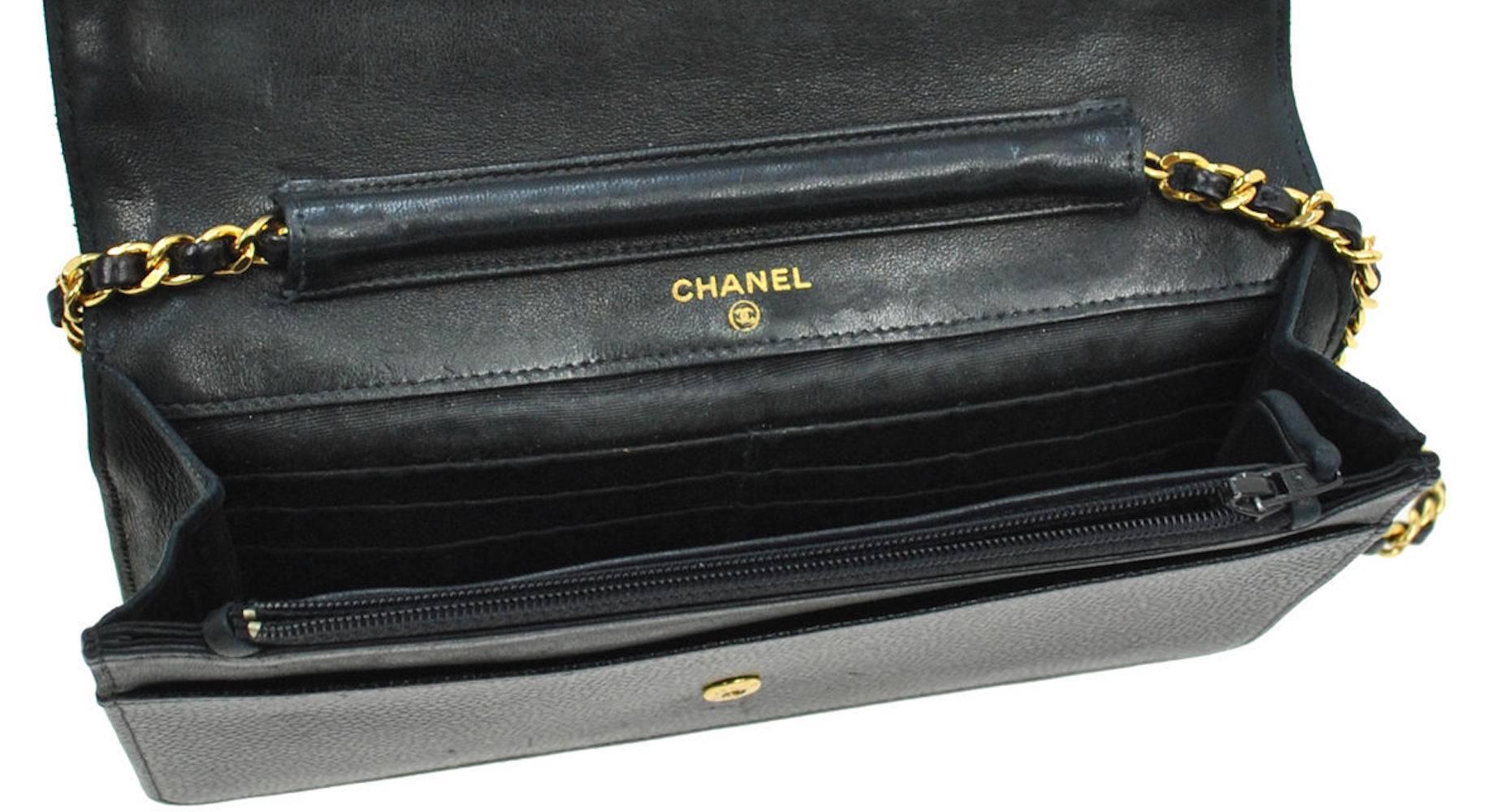 Chanel New Black Caviar  2 in 1 Clutch WOC Flap Crossbody Shoulder Bag in Box  In Excellent Condition In Chicago, IL