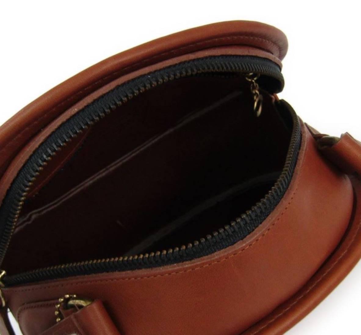 Coach Vintage Archive Cognac Cuir Round Crossbody Shoulder Bag Excellent état à Chicago, IL