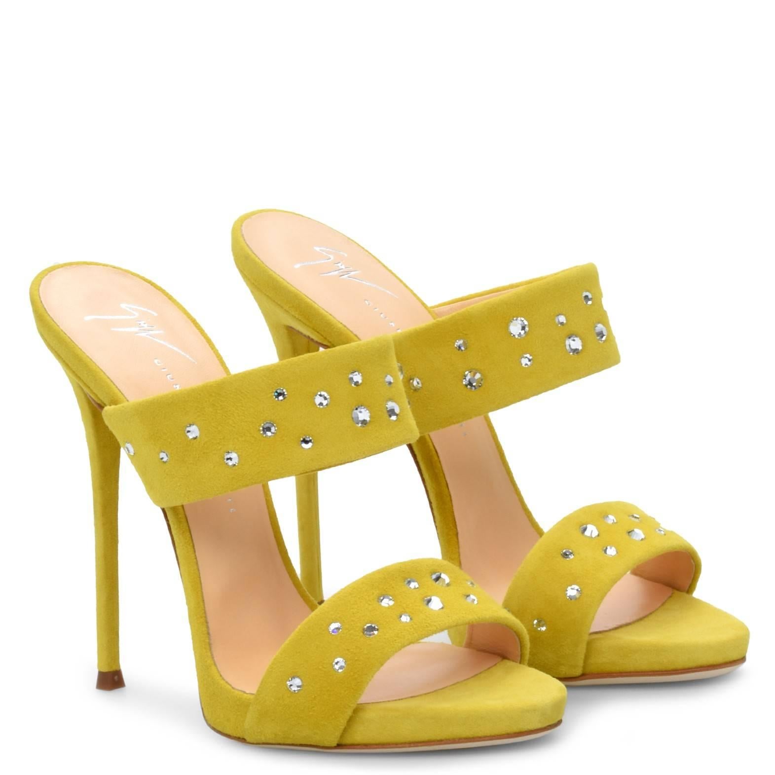 Giuseppe Zanotti NEW Yellow Suede Crystal Slidein Mules Heels Sandals in Box

Size IT 36
Suede
Crystal
Slide in
Made in Italy
Heel height 4.75