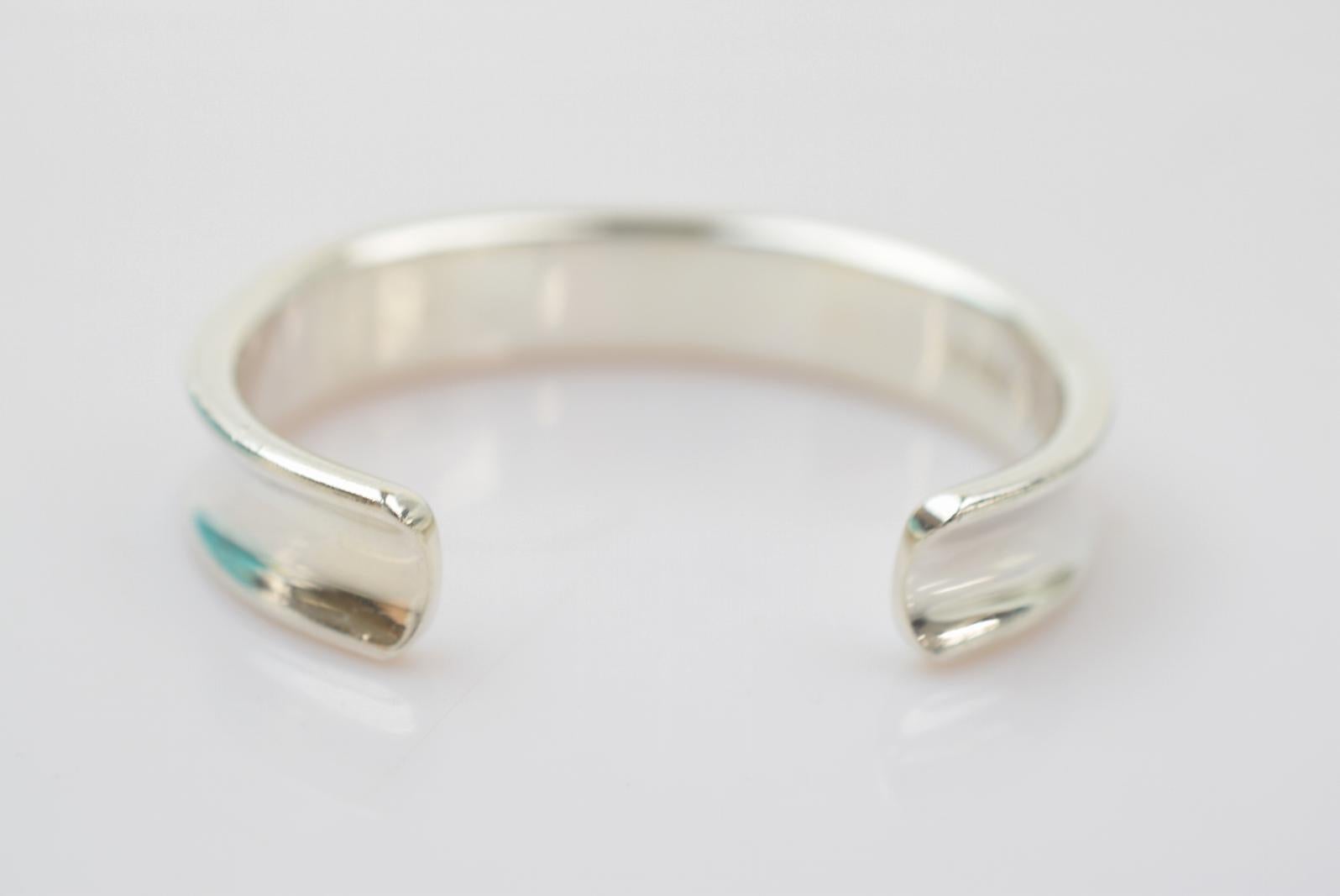 Tiffany & Co Sterling Silver Logo Cuff Bangle Bracelet   In Excellent Condition In Chicago, IL