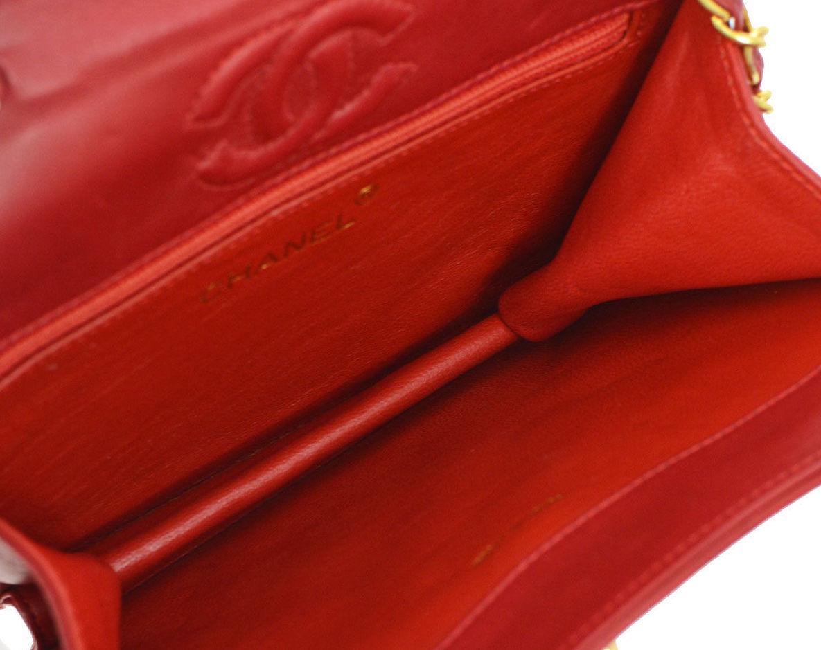 Chanel Red Leather Party Octagon 2 in 1 Clutch Evening Shoulder Flap Bag In Excellent Condition In Chicago, IL