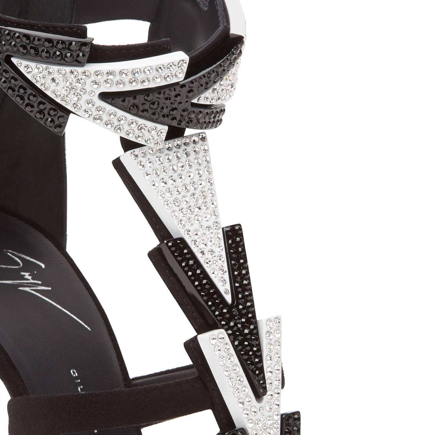 Giuseppe Zanotti New Black Suede Crystal Zig Zag Evening Sandals Heels in Box

Size IT 36
Suede
Crystal
Zipper back closure
Made in Italy
Heel height 4.75