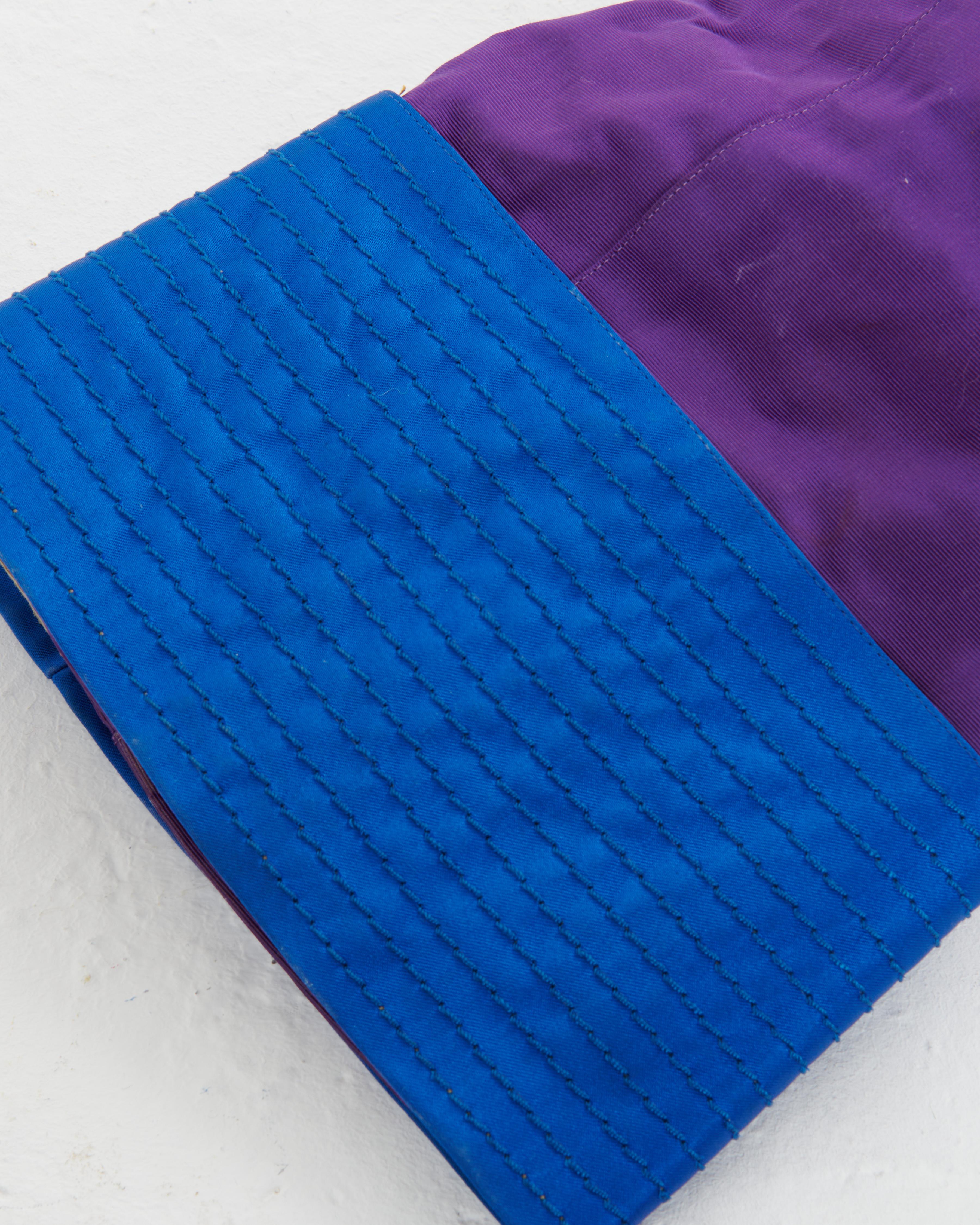 Gianni Versace by Donatella S/S 2003 Runway purple and blue knee hight stiletto en venta 4