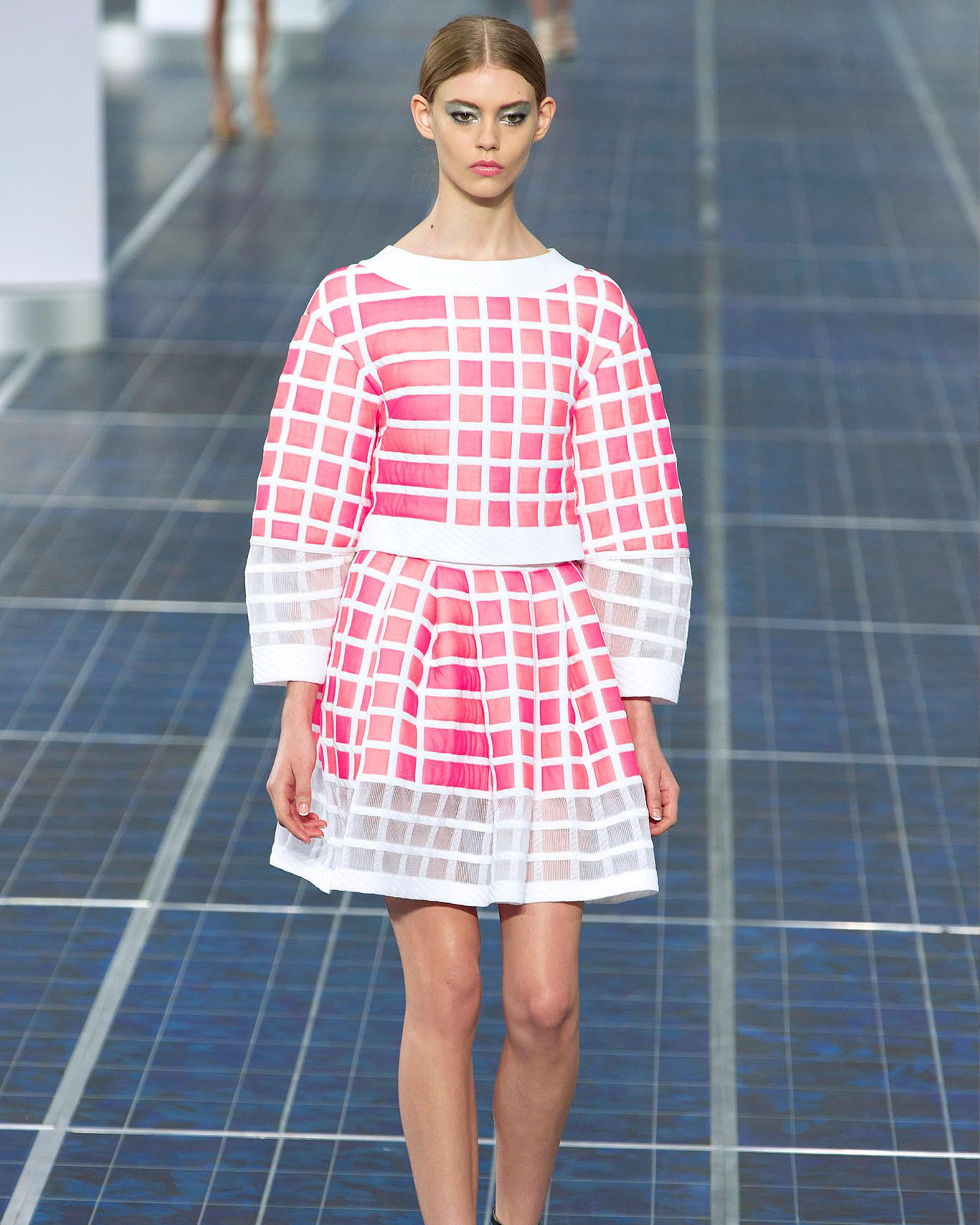 - Designed by Karl Lagerfield
- Spring Summer 2013 Collection
- Runway Look 34
- Pink cube skirt 
- A-line mini skirt
- Above-knee length
- High-waisted
- Geometric grid design
- Semitransparent at the bottom
- Made in France
- Excellent condition
-