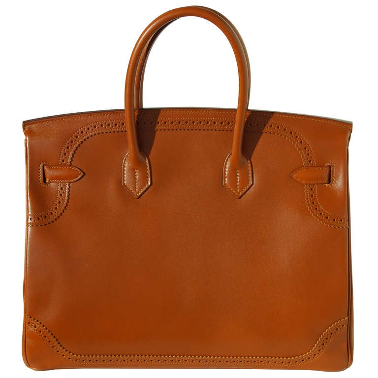 Createurs de Luxe offers this gorgeous & unique, new Hermes Birkin Handbag.

BRAND NEW

35cm Hermes Gold Fauve Leather with lace Tadelakt Ghillies Birkin Handbag | Permabrass Hardware | P Stamp

The bag measures 35cm / 14