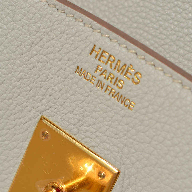 Women's or Men's 35cm Hermès Gris Perle Togo Leather Birkin Handbag with Gold Hardware