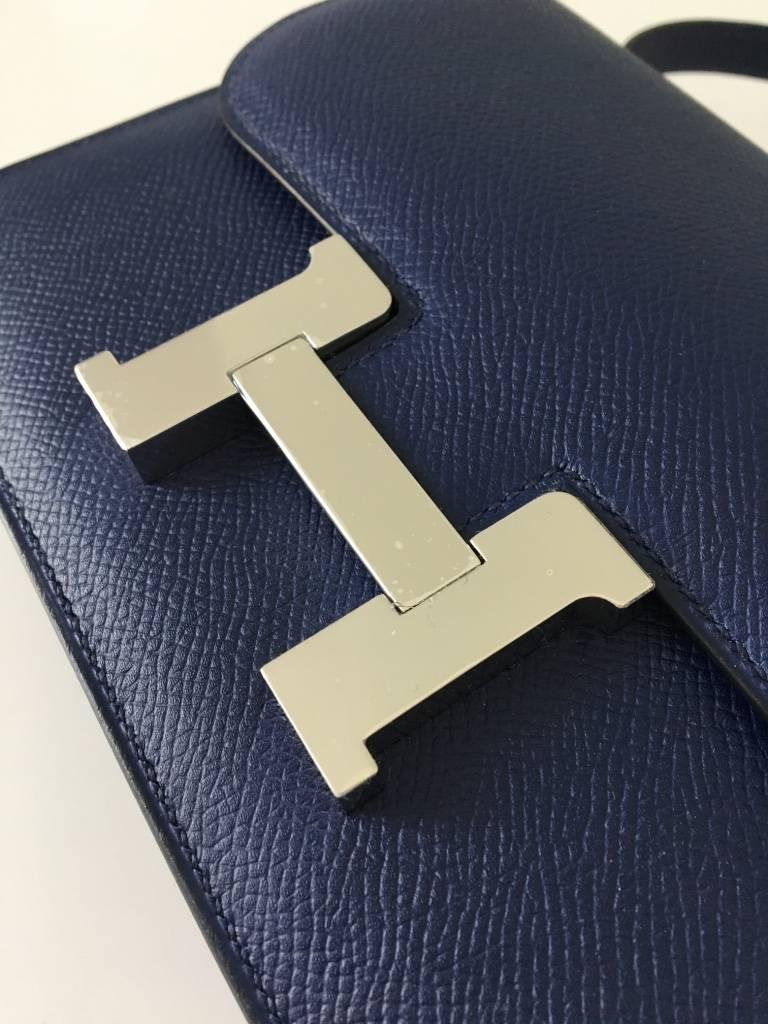 Constance Mini Bleu Saphir Epsom Palladium Hardware - 18 cm For Sale 3
