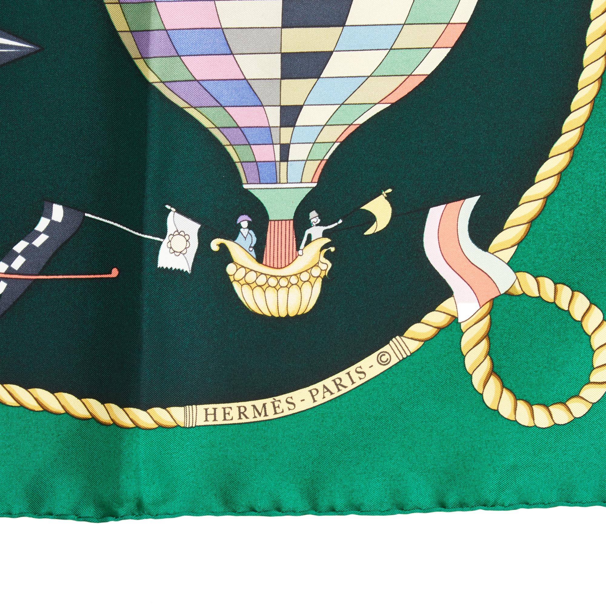 Verde Hermès 1990 Foulard Carre 90 Les Folies du Ciel verde sfumato Sciarpa di seta Hermès in vendita