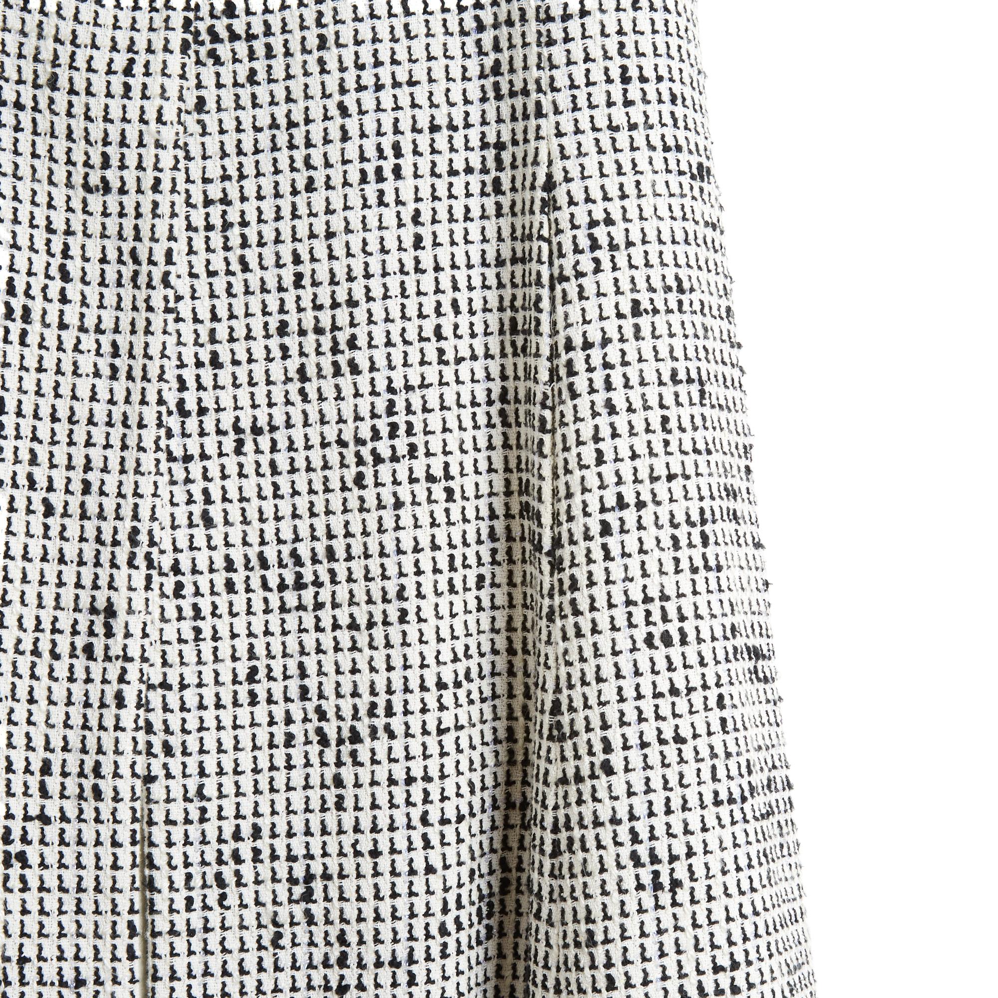 Chanel 2010 Veste FR40 Weiß Schwarz Baumwolle Tweed  Ärmellose Jacke UK12 US10 Damen im Angebot