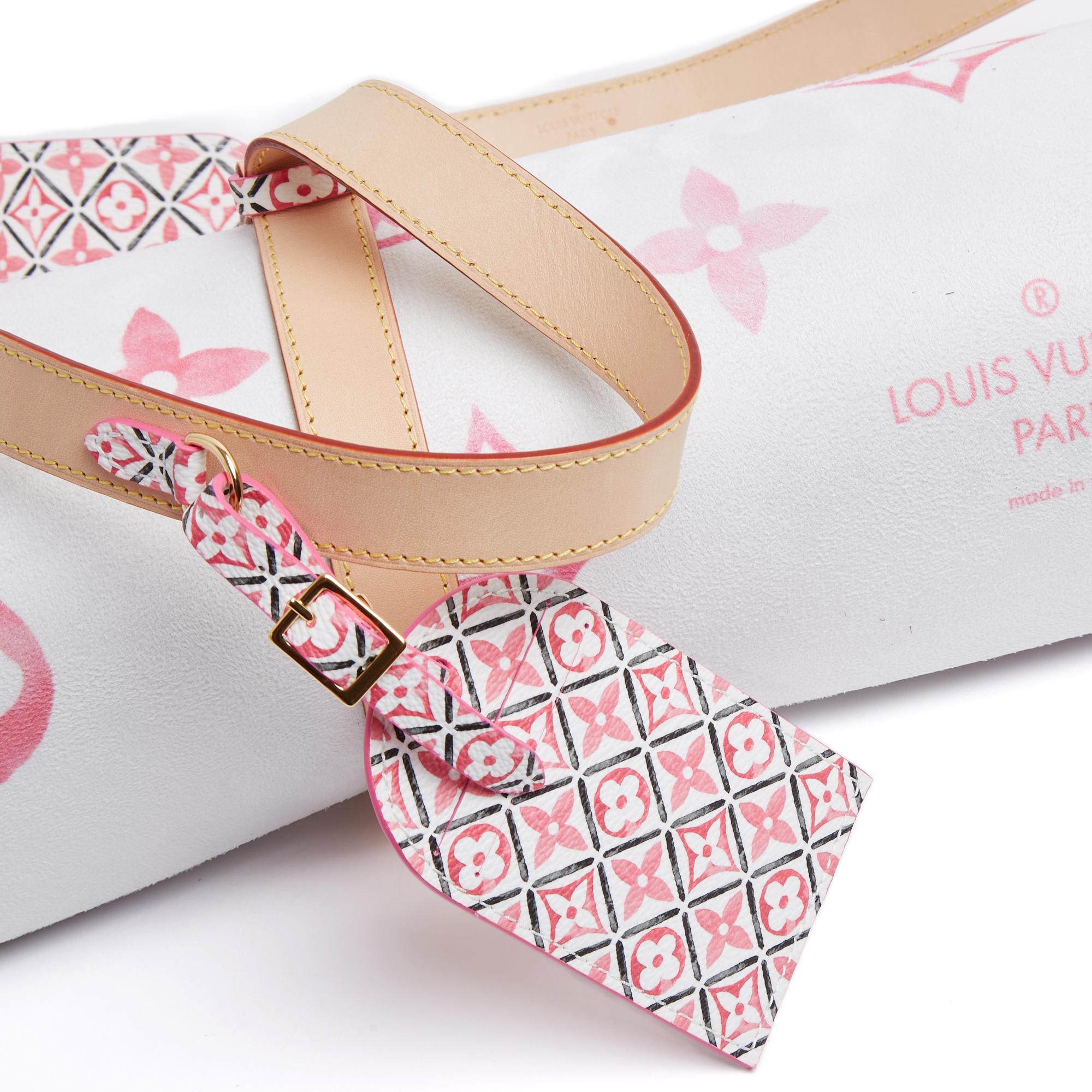 Louis Vuitton Gymnastikmatte aus schwarzem Polyurethanschaum, überzogen mit weißem synthetischem Segeltuch, bedruckt mit dem rosa gewaschenen LV Monogram, und der 