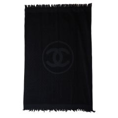 Chanel 2021 Maxi Drap de Bain Plage Noir CC Black Quilted Maxi Bath Beach Towel
