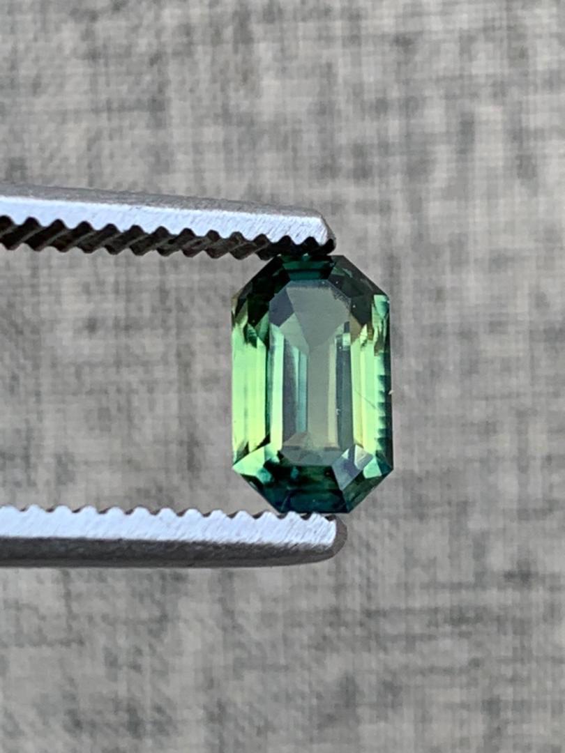 1.7ct EGL-zertifizierter Smaragd-Schliff Natürlicher unerhitzter Saphir - Mittleres Gelb-Grün (Kunsthandwerker*in) im Angebot