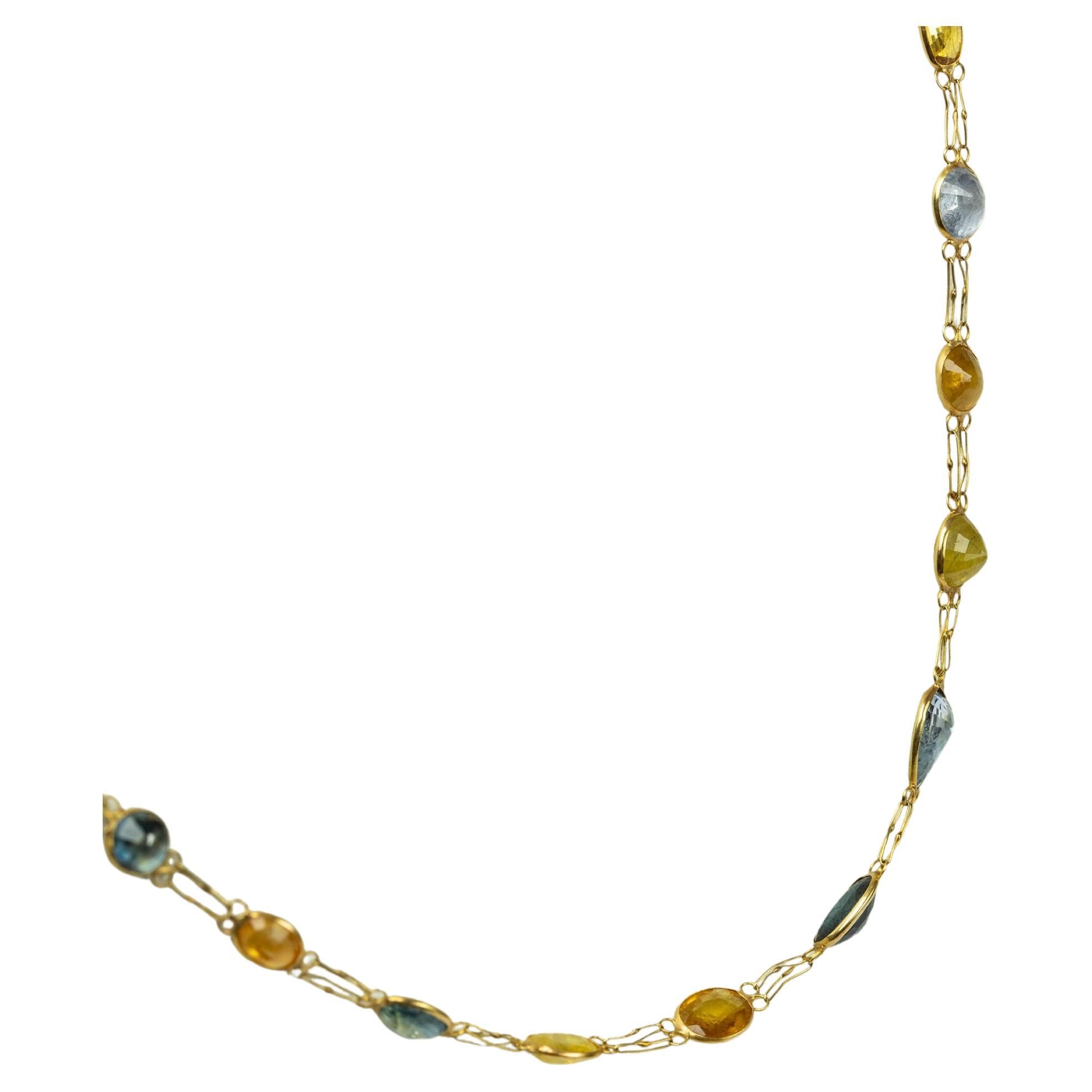 13ctw Multicolor Sapphire and Emerald 18k Gold Link Necklace For Sale 4