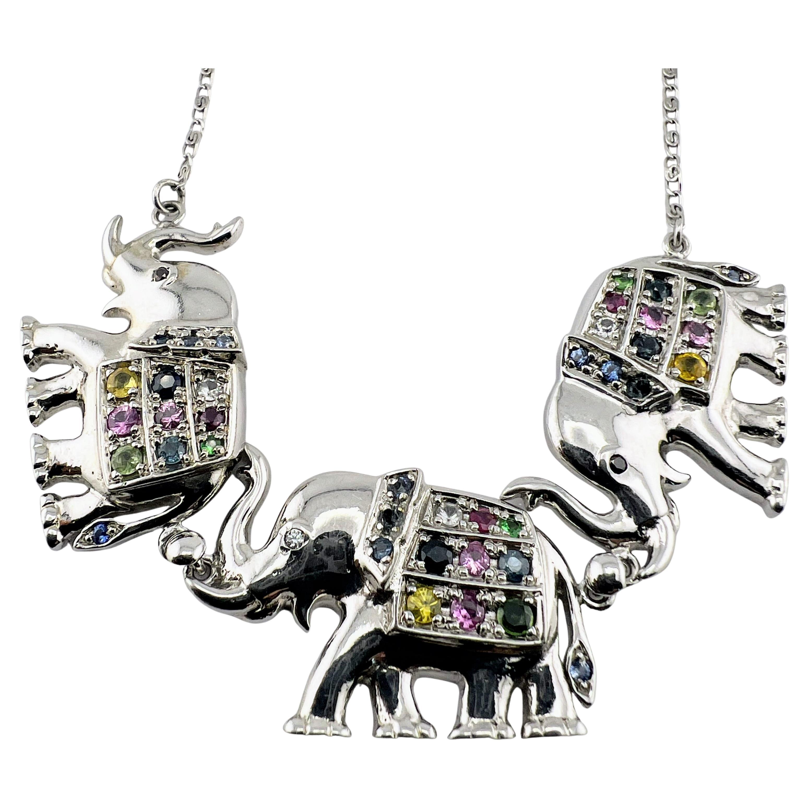 Zafiro Motivo Animal Elefante Trío Collar de Piedras Preciosas en venta 1