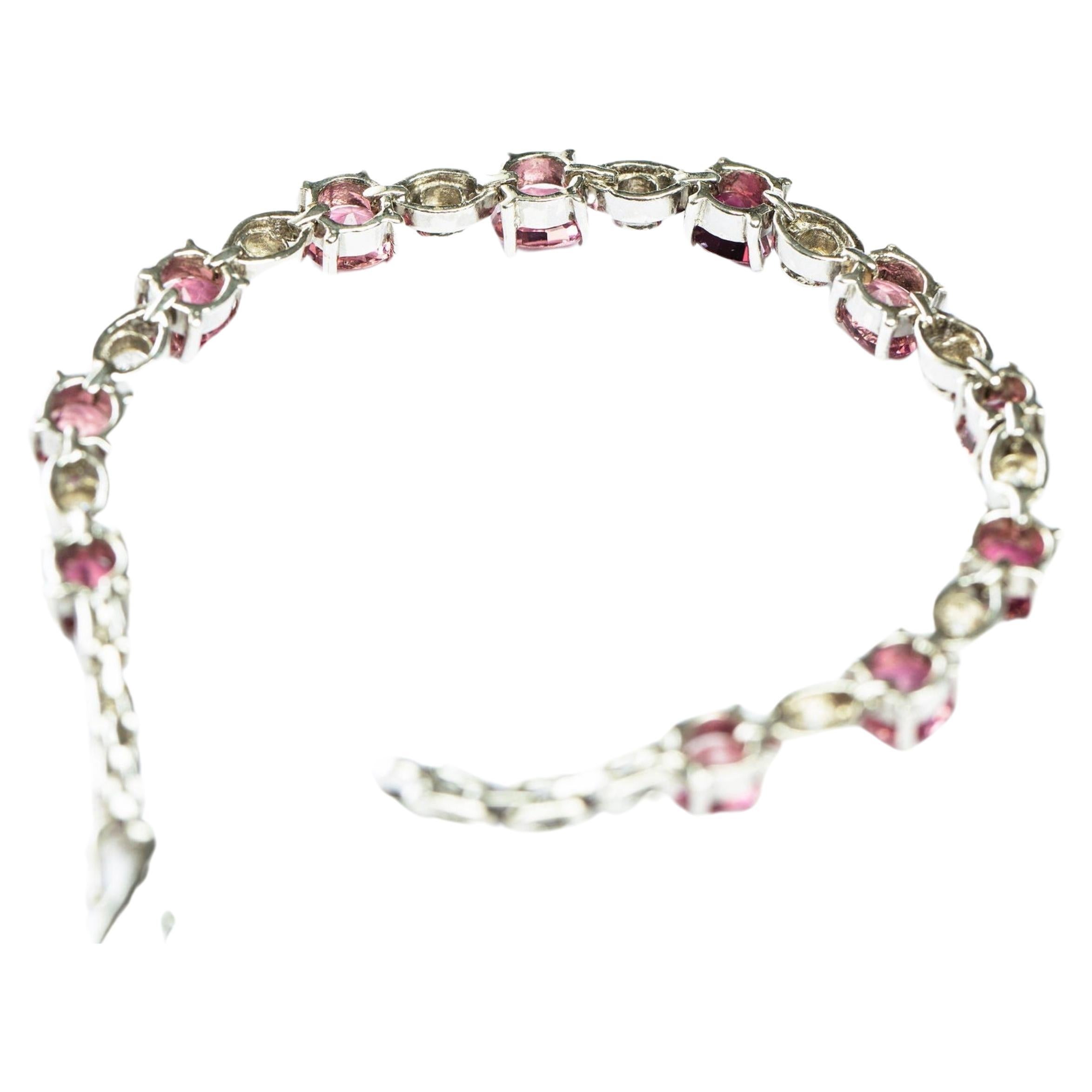 Taille ronde Bracelet tennis en tourmaline rose taille ronde de 8.25 carats  en vente