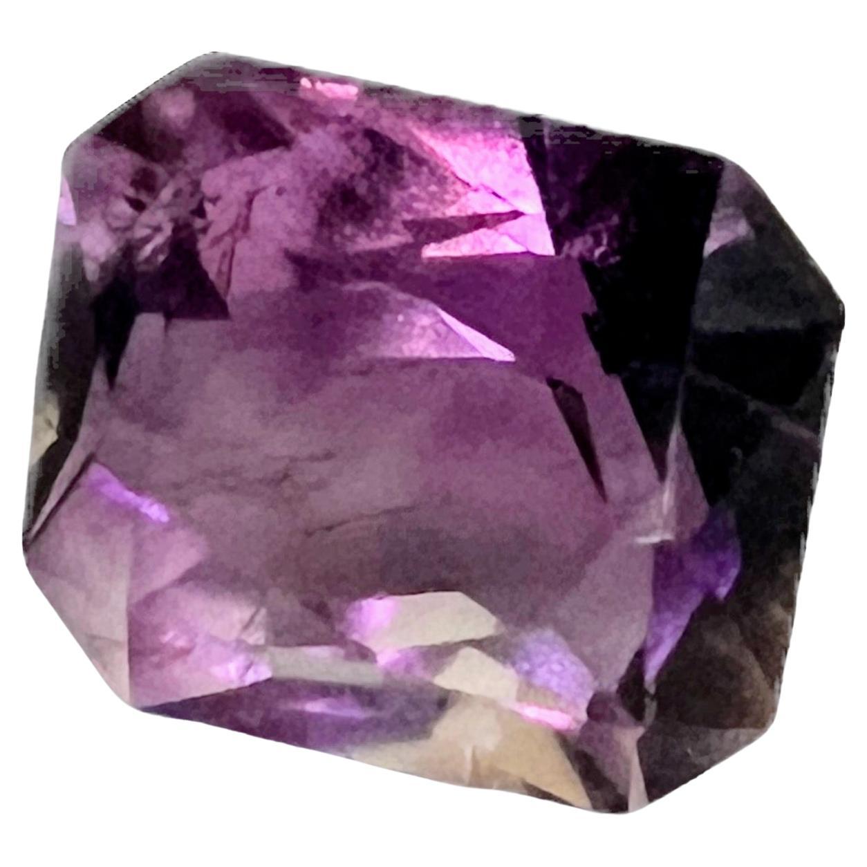 Contemporary 7.17ct Princess Cut Natural Purple Amethyst Gemstone For Sale