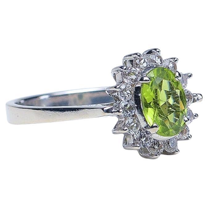 1ct Oval Mint Green Peridot Platinum Silver Ring In New Condition For Sale In Lanham, MD