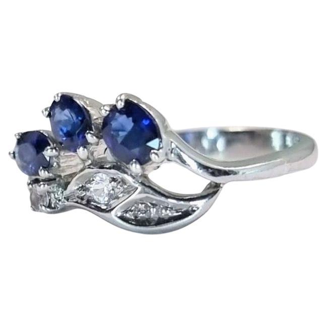 Renaissance .90CTW Oval Natural Blue Sapphire Platinum Silver Ring For Sale