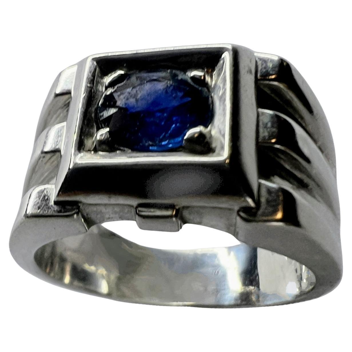 Round Cut 1.5ct Round Natural Blue Sapphire Signet Ring  For Sale