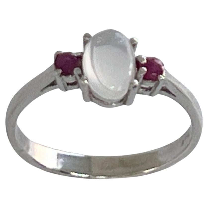 Contemporary  1ct Moonstone and Ruby Cocktail Ring For Sale