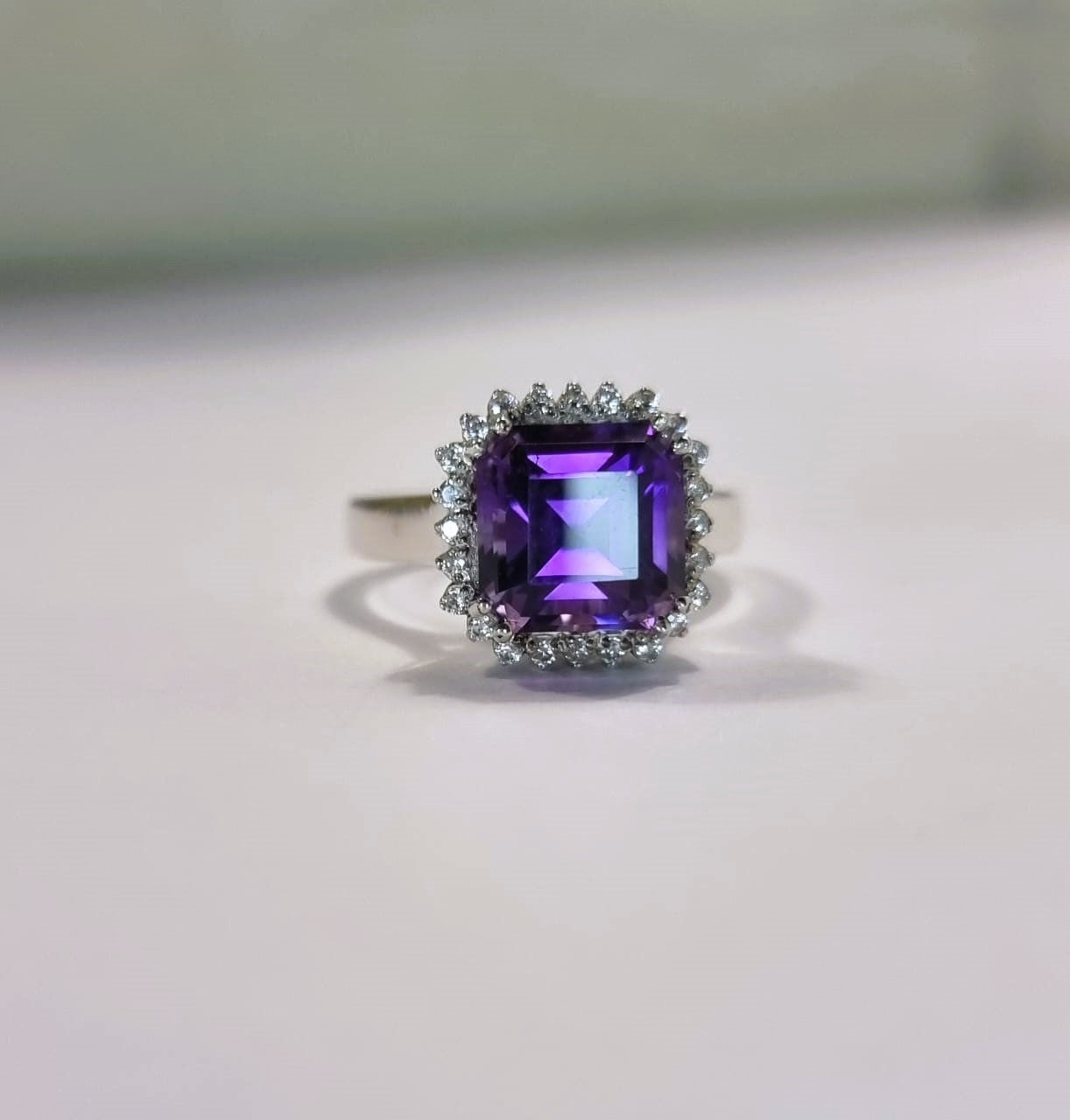 4ct Cushion Cut Amethyst Cocktail Ring In New Condition For Sale In Lanham, MD