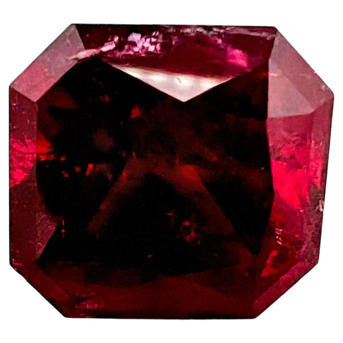8,85ct  Gema suelta de turmalina rubelita talla cuadrada