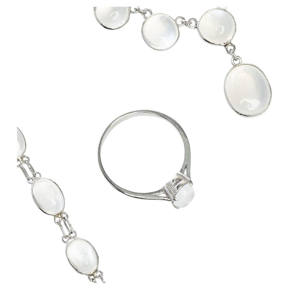 Moderno Anello con pietra di luna ovale 1ct in vendita