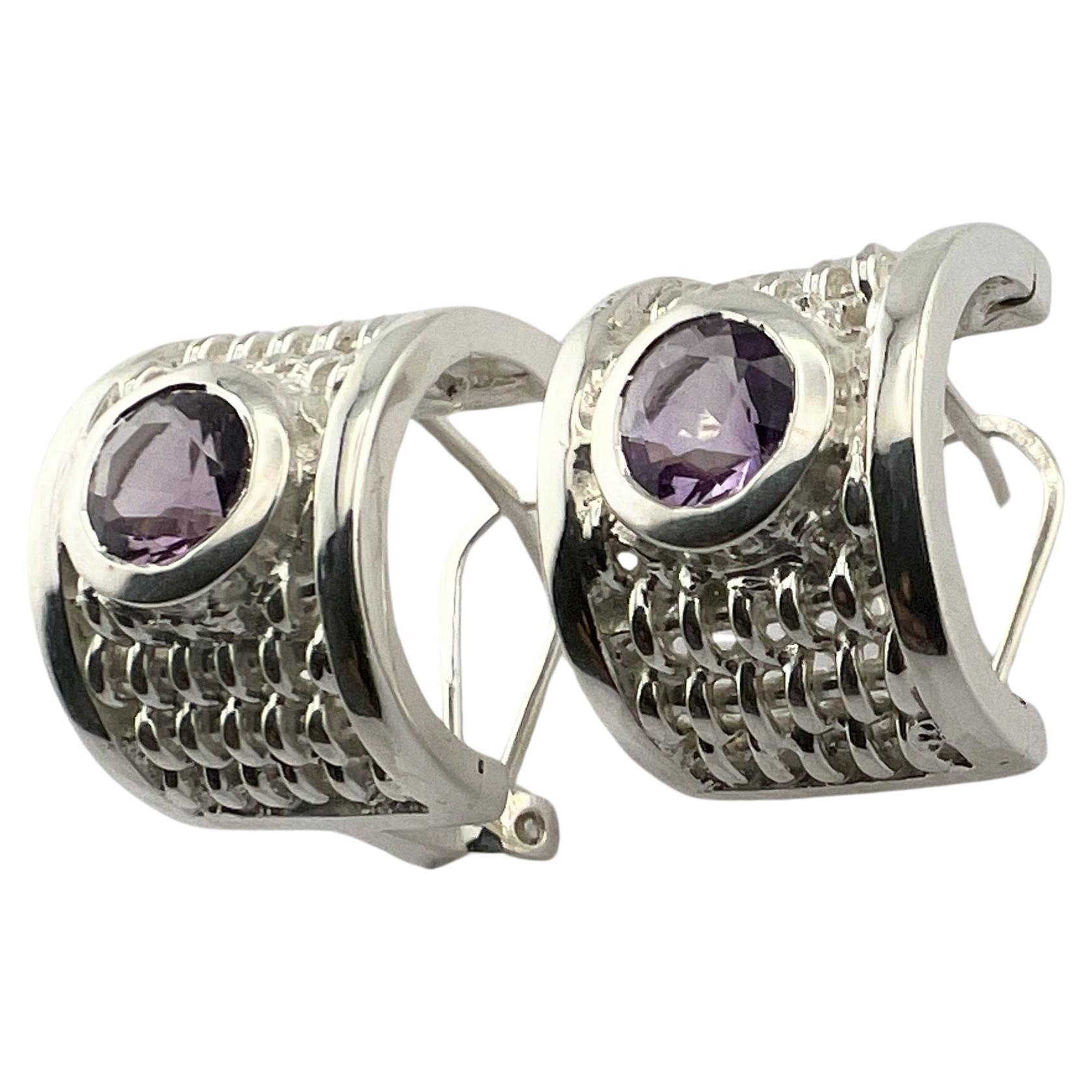 Handmade Lever-Back Earring with Basket Weave Design in Sterling Silver For Sale